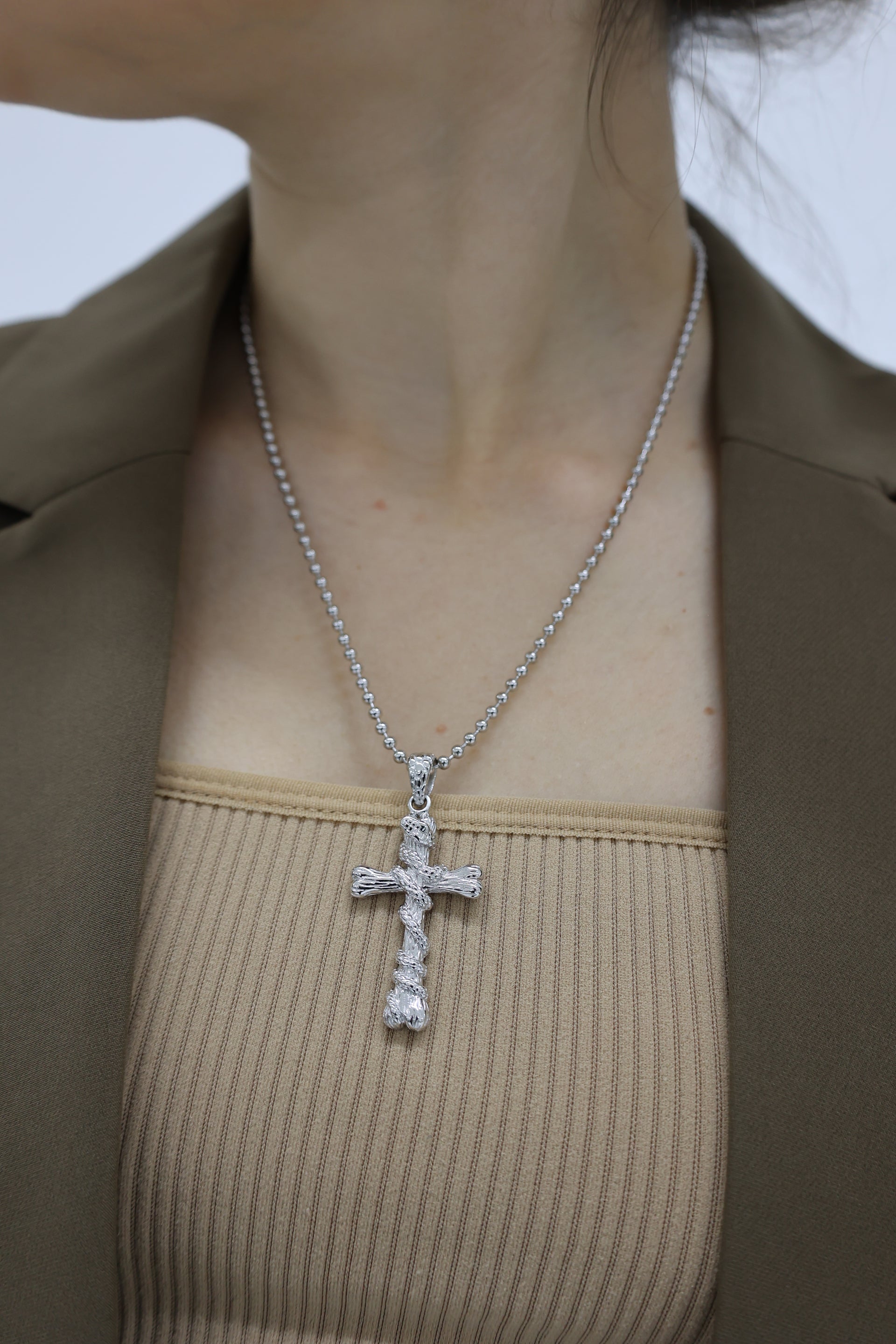 .925 bone cross pendant & necklace